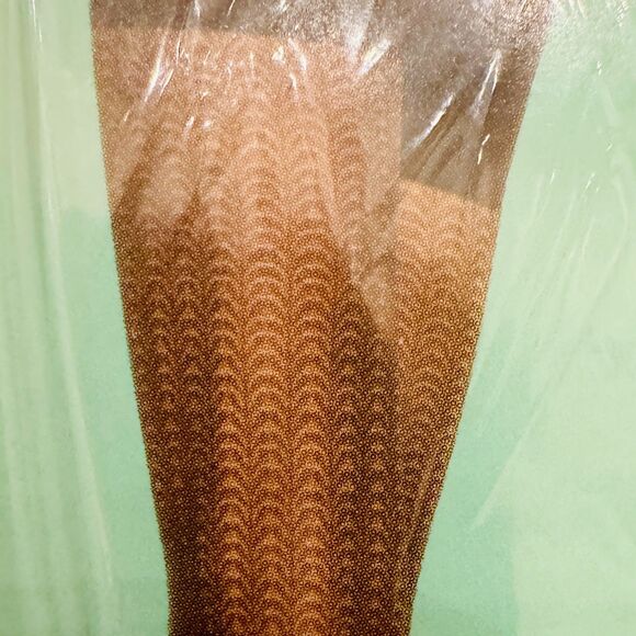 NIB* Love Your Assets by Spanx Textured Black Wish Bone Tights - Women's Size 2 - Picture 3 of 5